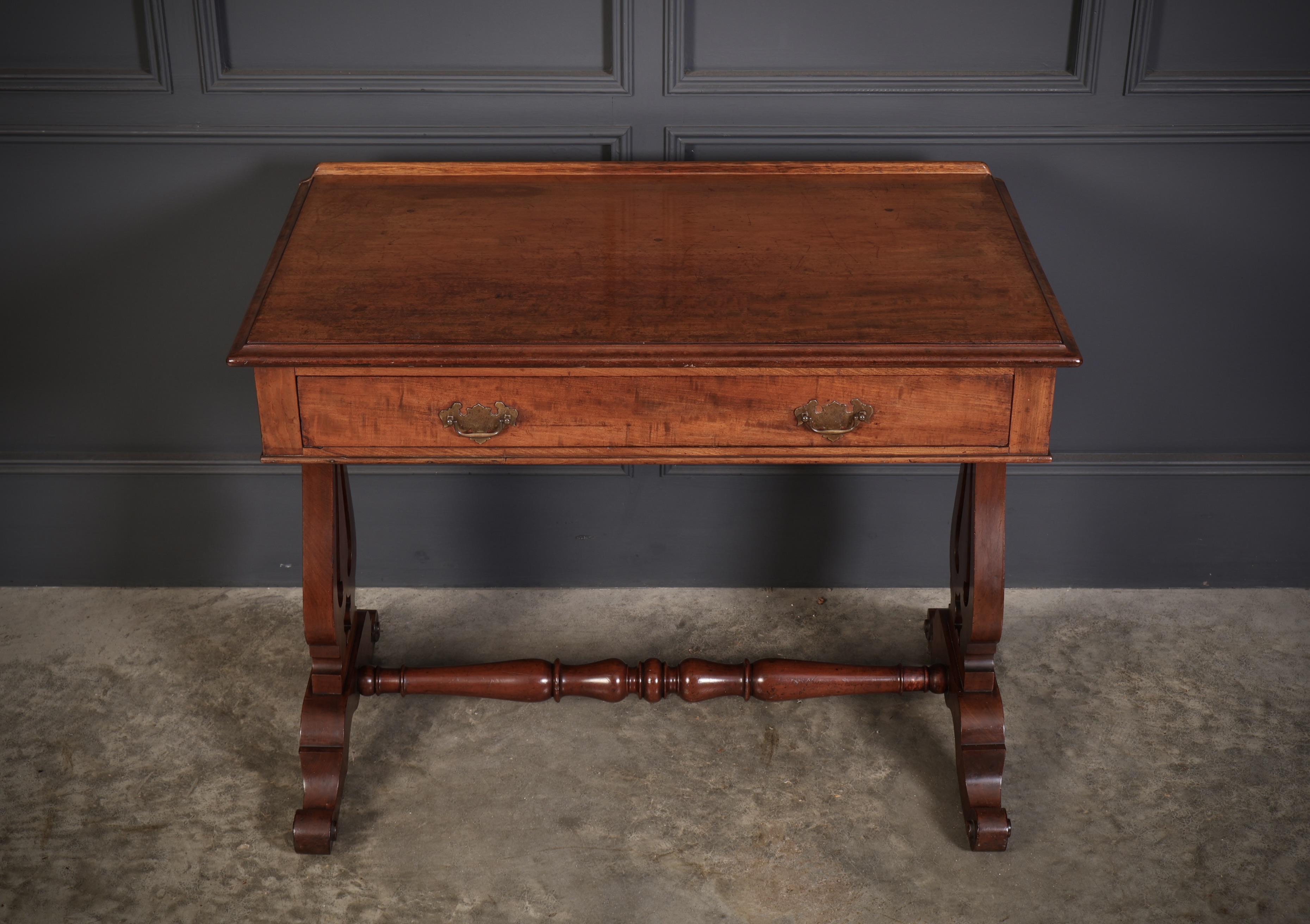 Quality Victorian Mahogany Side Table - Image 4